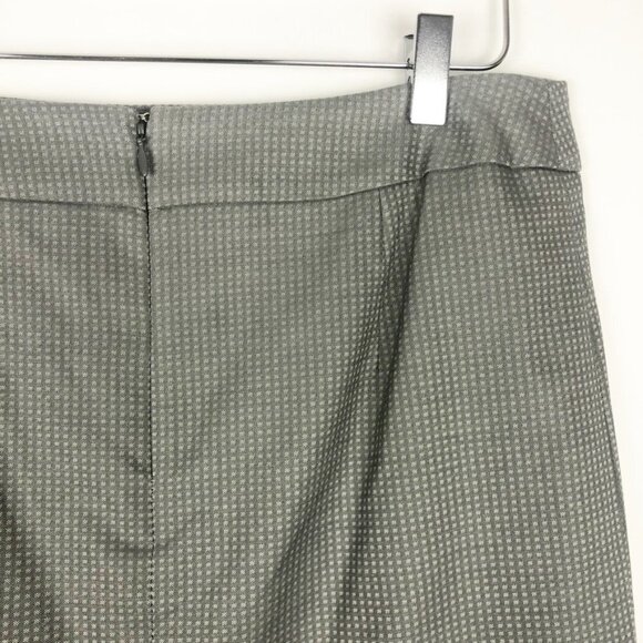 NWT The Limited Career or Casual Wear Pencil Skirt. Grey/Silver Pattern. Size 6 - Picture 3 of 12